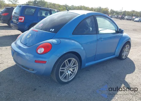 2010 Volkswagen New Beetle 2.5L from USA, damaged, VIN 3VWPG3AGXAM002499